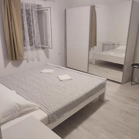 Apartament Holiday Home Pridvorci